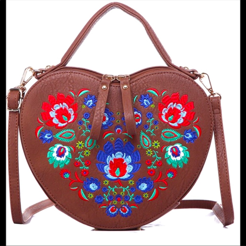 NWT. Valentines heart shape embroidery flower bag